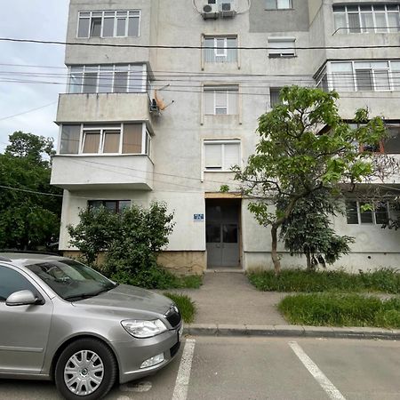 Royal Apartment Buzau Exterior foto